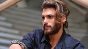 Сan yaman is more and more immersed in a new life, becoming a real italian.m. Can Yaman Dan Yeni Proje Gercek Gundem