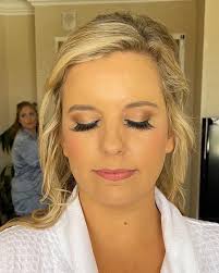 Glam by Erin is available this Fall and Winter for all your hair and makeup  needs ❤️ We do personal on-location appointments and specialize in makeup  and hair for photography, special events