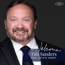 Carl Holliday's Instagram, Twitter & Facebook