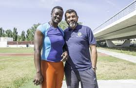 She competes in shot put and discus throw. Jornal De Leiria Duas Semanas E Dois Recordes Nacionais Para Auriol Dongmo