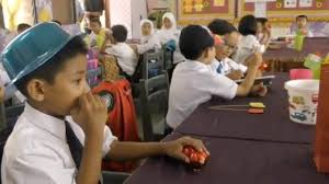 Program transformasi kerajaan gtp penganugerahan sekolah kluster kecemerlangan pengurangan kadar jenayah mempertingkatkan taraf hidup rakyat berpendapatan rendah mempertingkatkan pendidikan berkualiti memerangi rasuah di bawah tanggungjawab menteri pelajaran. Arah Mana Perpaduan Bagaimana Anak Anak Malaysia Membesar Dalam Kepompong Berbeza Malaysiakini
