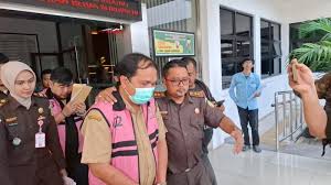 kejari-tetapkan-eks-kadinkes-kabupaten-bandung-barat-jadi-tersangka
