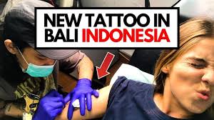 Dan apa bedanya tattoo artist sama tukang tattoo ?? Vlog Indonesia Tattoo In Kuta Bali Youtube