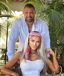 E clar ca el a căpătat o mare vizibilitate. Bianca Dragusanu Probleme Cu Alex Bodi In Vacanta Luxoasa Din Monaco Yabbmusic Ro