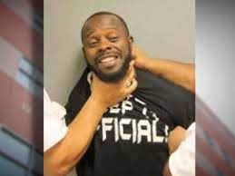Remember showing up at the precinct can lead to immediate arrest if there is a warrant out against. Texas Man Says He Was Choked For Smiling In Mug Shot Abc News