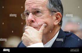 Adm michael mullen hi-res stock photography and images