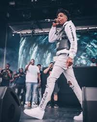 Just explore the nle chopppa gallery collection in this application and choose the wallpaper you like to make your wallpaper and lockscreen look cool. 64 Nle Choppa Ideas Cute Rappers Bad Kids Rappers