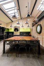 Une Maison De Vacances Comme Un Loft Dans Un Ancien Hangar Planete Deco A Homes World Maison De Vacances Renovation Maison Maison