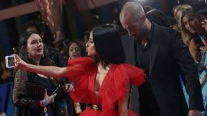 Es una ciudad diferente en la que por su ubicación, es perfecto para aquellas familias y grupos de amigos que desean visitar primero. Becky G Protagoniza En Sevilla Una Inesperada Batalla De Baile Contra Un Grupo Flamenco As Com