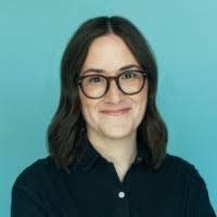 Jennifer Wignall's Instagram, Twitter & Facebook