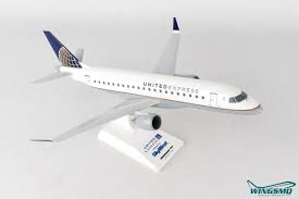 As of 2017, the e170 is largely out of production. Skymarks United Airlines Skywest Embraer Erj 175 1 100 Skr766 Ebay