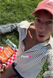 Bella with the peace sign #fyp