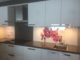 glazen keukenwand met print orchidee thuisdecoratie keuken achterwand keuken