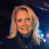 Robyn Ogden's Instagram, Twitter & Facebook