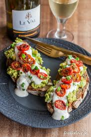 Tartine A L Avocat Sauce Au Tahin Et Tomates Roties Au Sumac Food For Love Recettes De Cuisine Tartine Avocat Recettes Perses