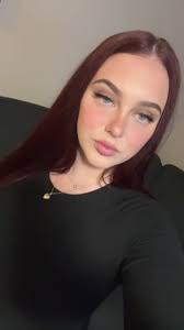 Shaniqua Lee's Instagram, Twitter & Facebook