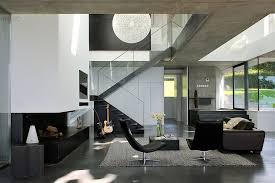 Die moderne architektur reicht vom bauhaus mit flachdach bis zur landhaus villa. Sichtbeton Villa Am See Schoner Wohnen