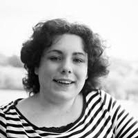 Leanne Hewitt's Instagram, Twitter & Facebook