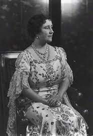Three Generations Of Coronation Dresses Queen Mary 1911 Queen Elizabeth The Queen Mother 1937 Queen Elizabeth Ii 1 Queen Mother Queen Elizabeth Queen Mum