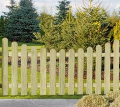 Hornbach legt höchsten wert auf die qualitativ hochwertige verarbeitung und langlebigkeit seiner holzprodukte. Garten Zaun Holzzaun Bielefeld Mit Unterbogen Kdi 180 X 100 85 Cm Bei Edingershops De
