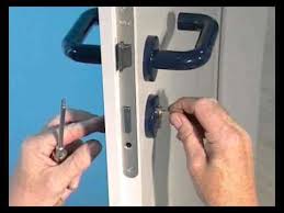 Sefer usta 238.804 views5 years ago. Kilit Silindirinin Degistirilmesi Ve Muhafaza Techizatinin Takilmasi Youtube