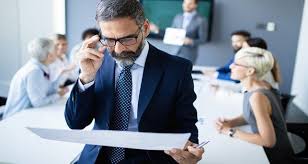 Líder, del inglés leader, es una persona que actúa como guía o jefe de un grupo. 10 Claves Para Ser Un Lider Ejemplar En La Nueva Normalidad Cepymenews