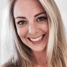 Heidi Specht's Instagram, Twitter & Facebook