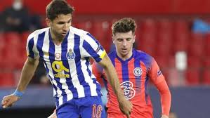 Foul by christian pulisic (chelsea). 8g8zptg8 7imxm