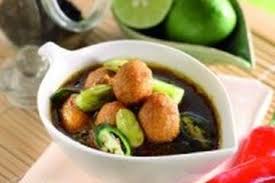 Dua sumber protein hewani dan nabati, yang dikombinasikan. Semur Telur Puyuh Petai Sajian Sedap
