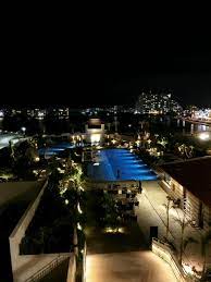 43ウェスト ルーフトップバーで北谷の美しいサンセットを眺める 沖縄旅ノート 沖縄 沖縄 ホテル 旅