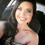 Jessica Muns's Instagram, Twitter & Facebook