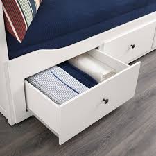 Das massivholz, aus dem er hergestellt ist, stammt aus. Hemnes Tagesbettgestell 3 Schubladen Weiss 80x200 Cm Ikea Deutschland