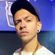Asistencia de vestuario en cuartefunk, videoclip de juan ingaramo. Biografia De Juan Ingaramo Edad Estatura Pack Novia Hija Familia Laletrade Biografias Musica Y Letras