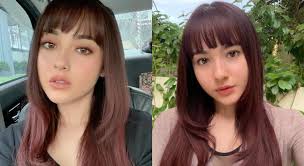 Namun jika kamu tertarik memanjangkan rambut, usahakan panjangnya sebahu atau sedikit lebih panjang dari bahu dengan poni depan atau poni panjang yang sejajar dengan pipi. Gambar Macam Barbie Doll Tiada Lagi Rambut Panjang Mengurai Stail Terbaru Hannah Delisha Buat Ramai Cair Media Hiburan