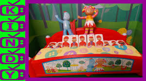 Igglepiggle And Upsy Daisy Use The Pontipines Piano In The Night Garden Toys Night Garden Garden Toys Daisy