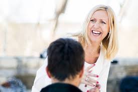 Symptomer på voksen seboreisk eksem inkluderer flass og hudvekt, fet eller fet hudflekker, kløe, mild rødhet og hårtap hvis hodebunnen påvirkes. Hartap En Utfordring Vi Har Losningene Kontakt Oss Her