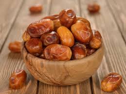 تناول البصل يدل على سماع الأخبار السيئة. ØªÙØ³ÙŠØ± Ø­Ù„Ù… Ø§Ù„ØªÙ…Ø± ÙÙŠ Ø§Ù„Ù…Ù†Ø§Ù… Ù„Ù„Ø¹Ø²Ø¨Ø§Ø¡ Ù†ÙˆØ§Ø¹Ù…