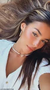 Did madison beer get lip injections? Madison Beer Glams Es Als Singt Sie Zusammen Mit Einem Lana Del Rey Song Den Sie In Ihrer Heimat Long Island Aktuelle Boulevard Nachrichten Und Fotogalerien Zu Stars Sternchen