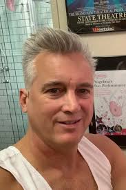 Where are the cast of Stingers now?