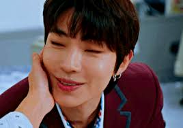 It had it's plot in place, the right amount of funny moments and seojun squad and suho squad were both awesome. 6 Hwang In Yeop Moments From Episodes 9 10 Of True Beauty That We Re Still Thinking About Soompi