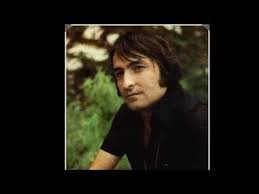 Nino bravo es el más grande cantante de música popular que yo haya escuchado, por la potencia de su voz ,el timbre muy bello,pienso que se compara con los grandes cantantes líricos,no ha aparecido otro cantante como él, ninguna de los cantantes actuales se le compara, aún ahora a tantos años de su desaparición física ,cuando escucho sus canciones me emociono y siento una gran alegría. Fueron Los Mayores Exitos De Nino Bravo Sus Mejores Canciones Puede Que Si Pero Entre Su Musica Romantica En Espanol Mejores Canciones Musica Julio Iglesias