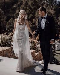 Pin By Kate Turley On I Will Marry My Best Friend In 2020 Used Wedding Dresses Dream Wedding Dresses Preowned Wedding Gowns