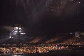 A stunning performance at wembley stadium on june 25th, 1995 in front of 72000 cheering fans, this is the first live concert video. Leaving Neverland The Michael Jackson Estate Is Releasing Concert Films On Youtube As Counterprogramming