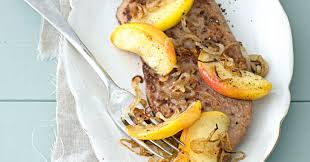 Gebratene Kalbsleber Mit Apfeln Und Zwiebeln Rezept Kalbsleber Rezepte Leber Rezept
