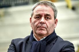 Xavier rené louis bertrand (french pronunciation: Presidentielle 2022 Xavier Bertrand Un Homme Presse