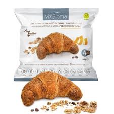 Spennellate i cornetti senza glutine con latte di nocciole e cospargeteli con granella di nocciole. Cornetti Vegan Cupiello