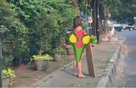 Fero walandouw ramai dijodohkan dengan dinar candy. Goriau Tolak Ppkm Dengan Aksi Berbikini Di Pinggir Jalan Dinar Candy Diamankan Polisi