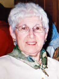 Mme Évelyne Petelle