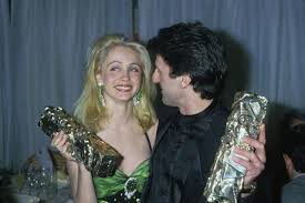 Fous l'un de l'autre, les deux tourtereaux vivront ensemble durant onze ans et auront une fille nelly née en 1992. En Images Couples Mythiques Daniel Auteuil Et Emmanuelle Beart L Amour En Douce
