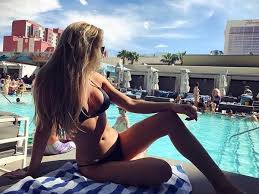 Boston bruins winger david pastrnak and his girlfriend, rebecca rohlsson, shared some very exciting news on saturday. Foto Ceska Hviezda Sa Ma Cim Pochvalit Pastrnak Zbalil Svedsku Sexicu Sportky Sk